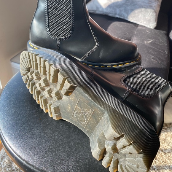 Dr. Martens leather platform Chelsea boots - Picture 5 of 5